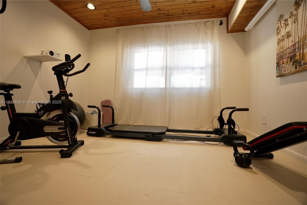 Fitness Equipment, Interior, Recessed Lighting, Wooden Ceilings