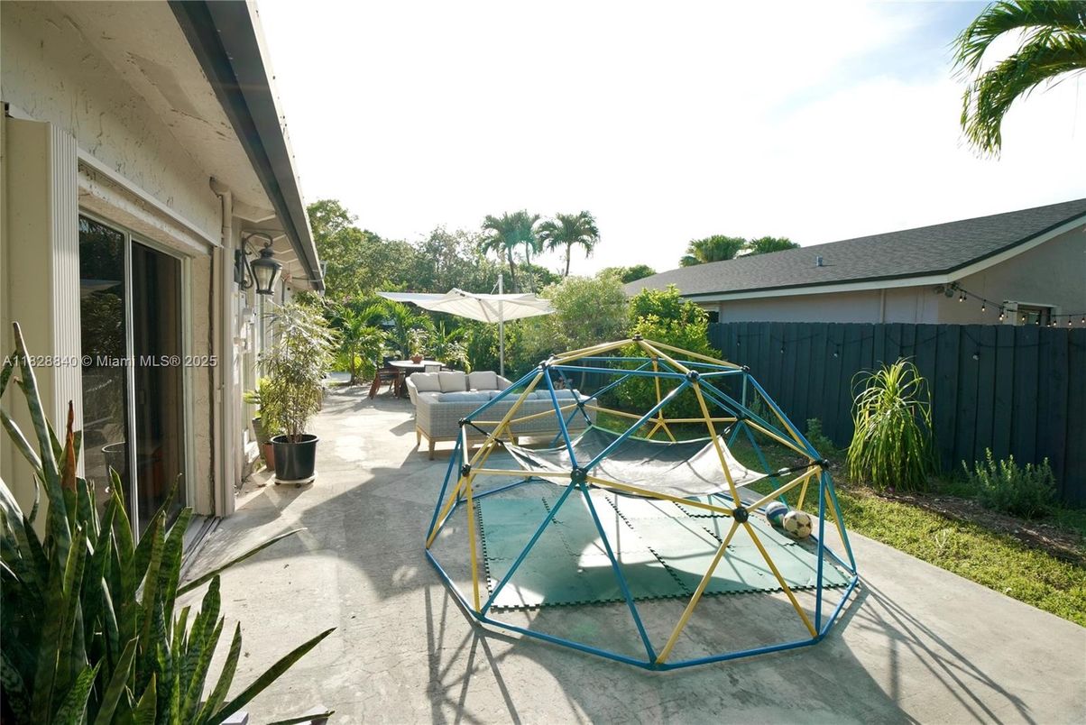 Backyard, Exterior