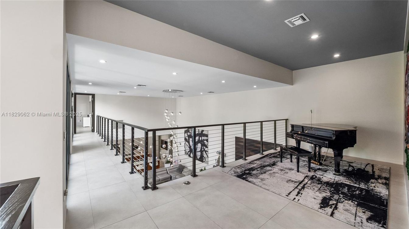 Interior, Pendant Lights, Piano, Recessed Lighting