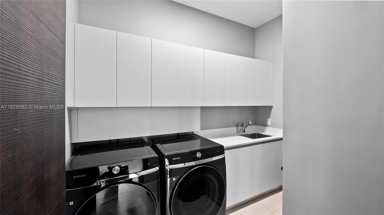 Interior, Washer