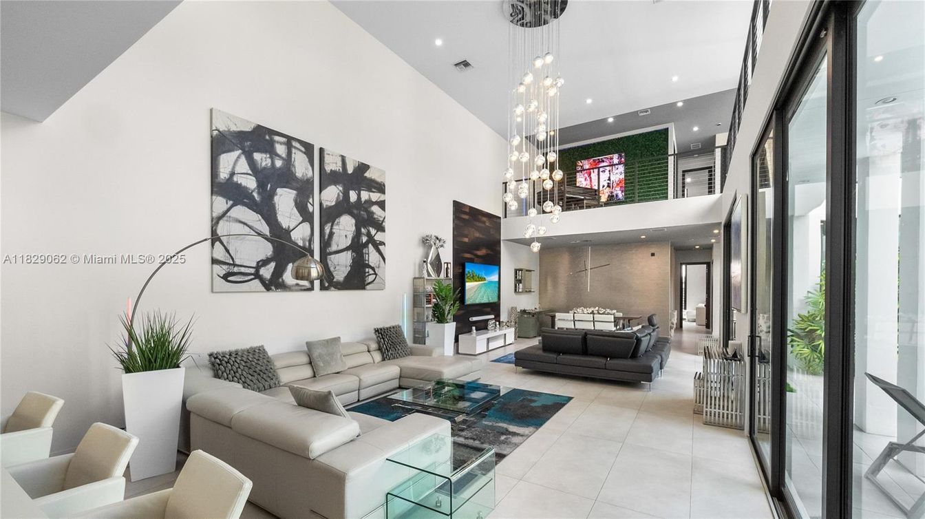 Fireplace, Interior, Living room, Pendant Lights, Recessed Lighting