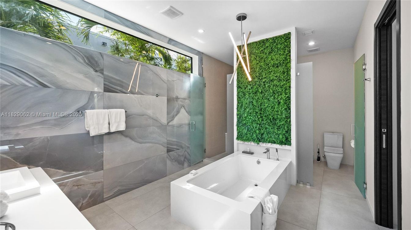 Bathroom, Interior, Marble Walls, Pendant Lights, Recessed Lighting