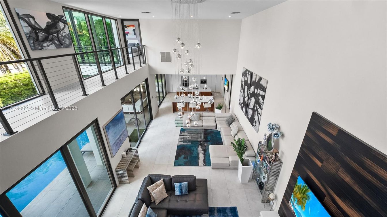 Interior, Living room, Pendant Lights, Recessed Lighting