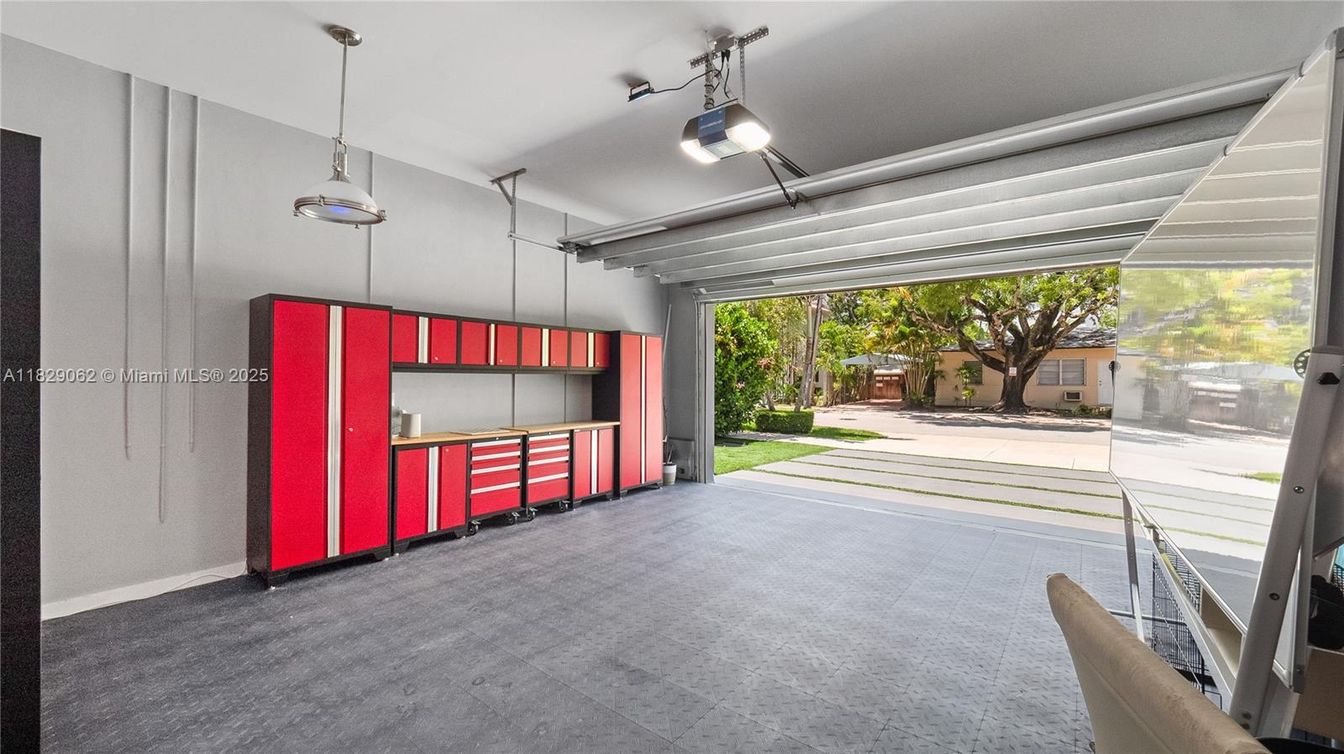 Garage, Interior, Pendant Lights