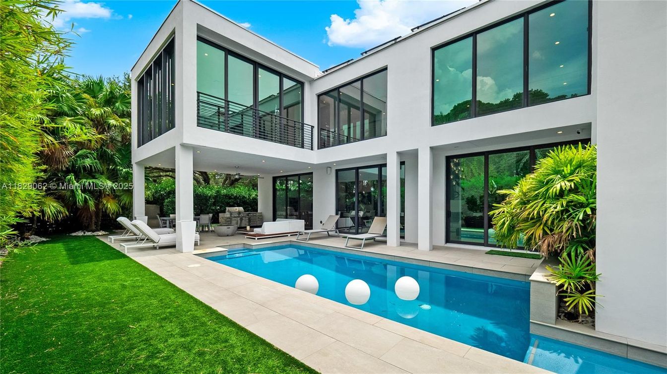 Backyard, Exterior, Pool