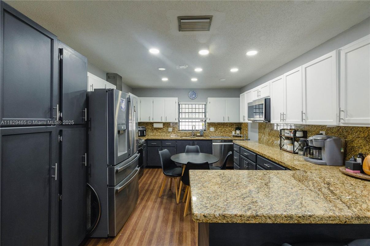 Dining room, Interior, Kitchen, Recessed Lighting, Wood Texture Flooring