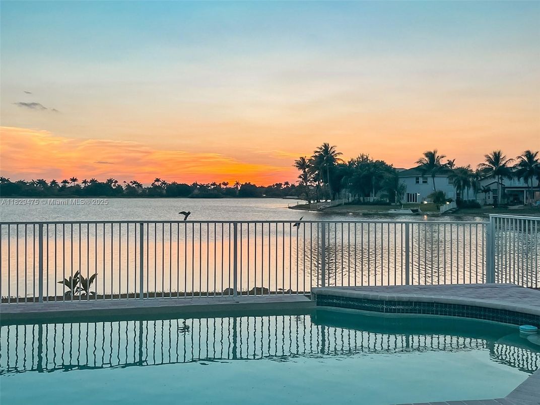 Exterior, Pool, Water
