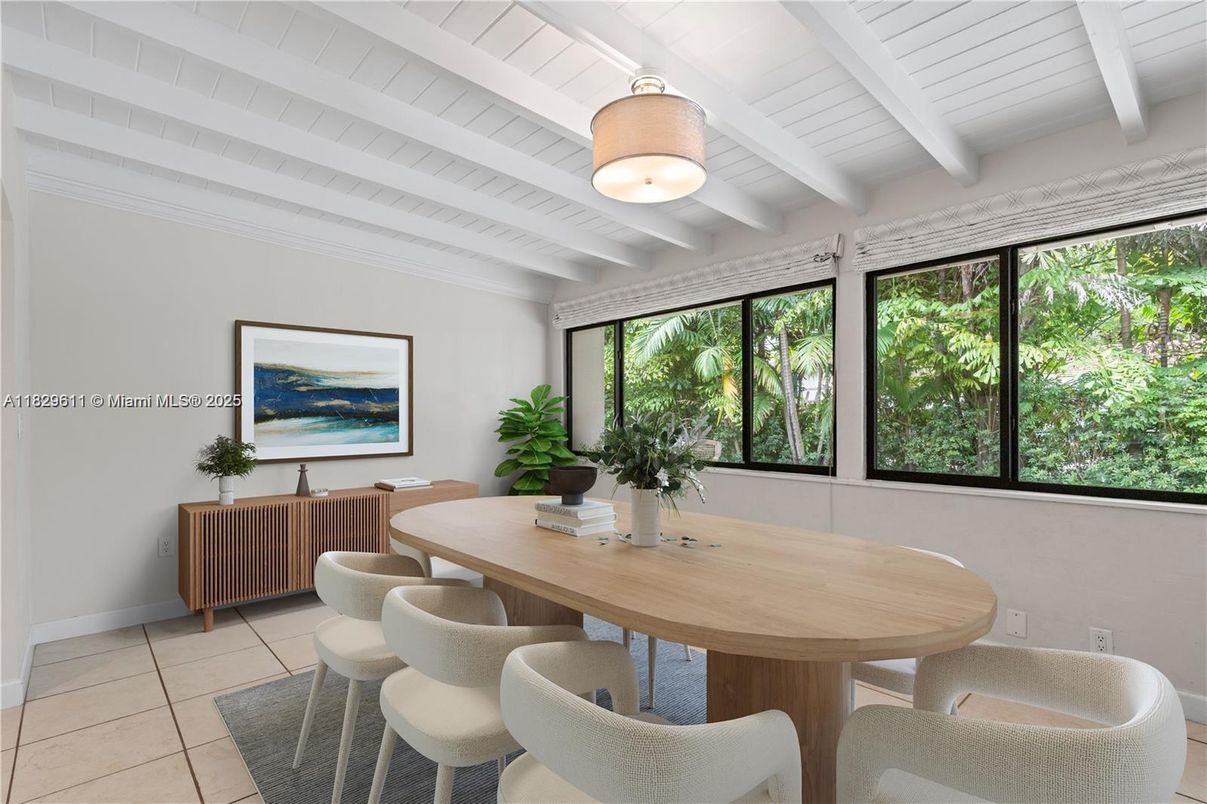 Dining room, Interior