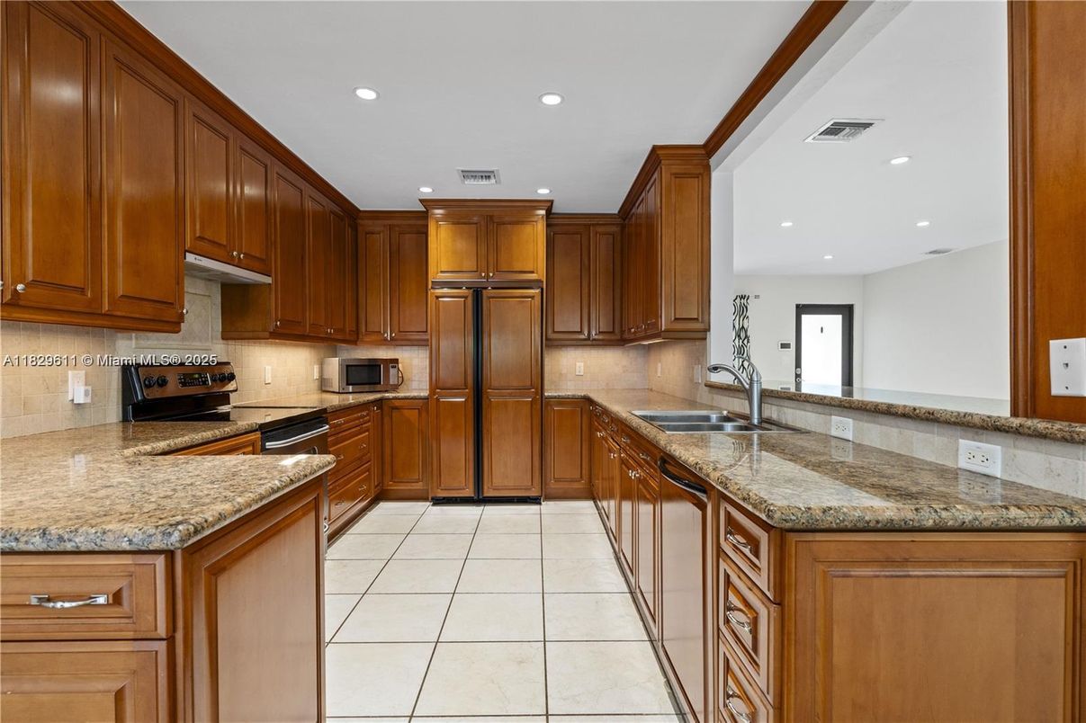 Interior, Kitchen, Recessed Lighting