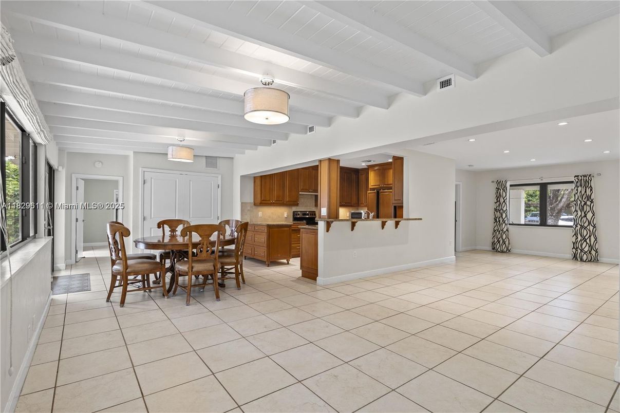 Dining room, Interior, Kitchen, Recessed Lighting