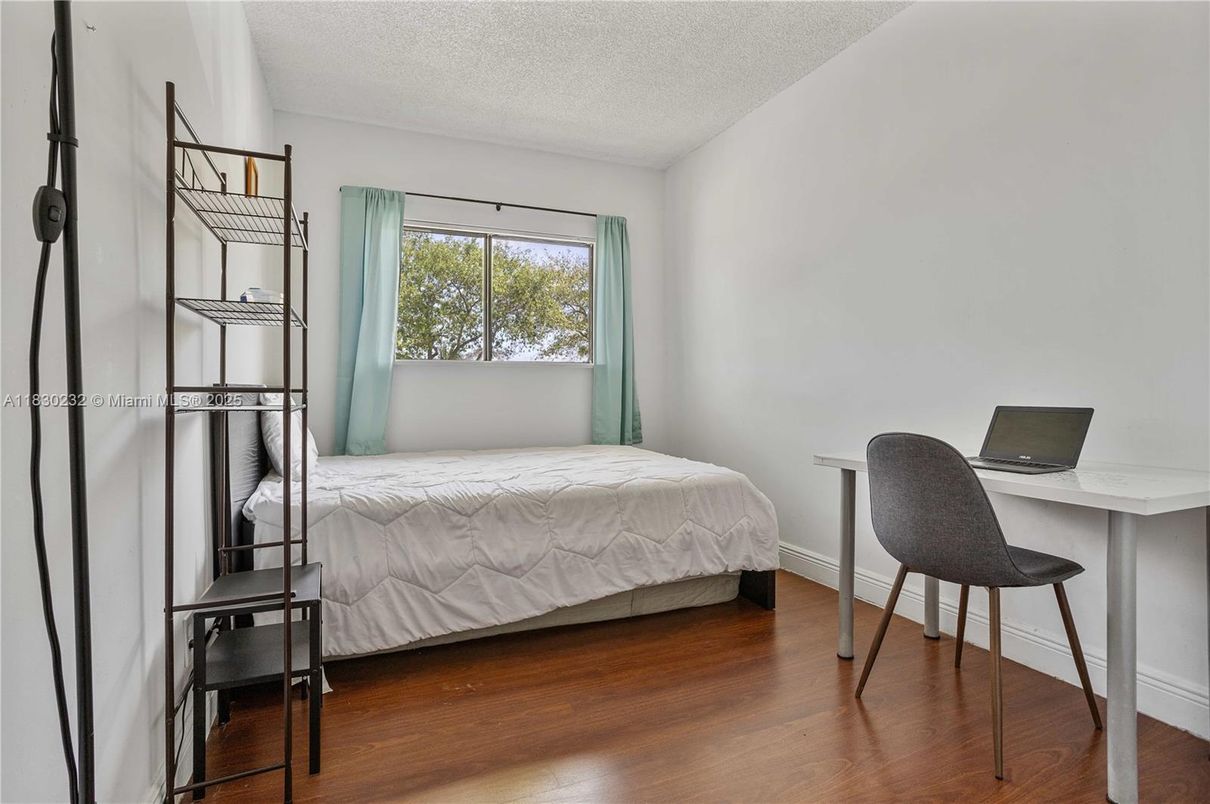 Bedroom, Home Office, Interior, Wood Texture Flooring