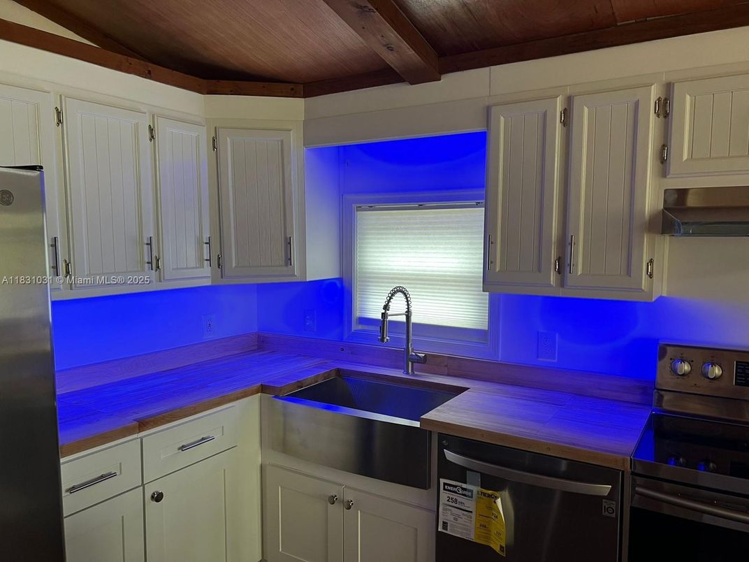Interior, Kitchen, Wooden Beams, Wooden Ceilings