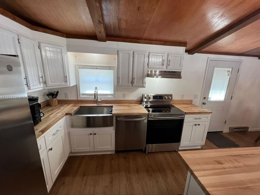 Interior, Kitchen, Stainless Steel Appliances, Wooden Beams, Wooden Ceilings, Wood Texture Flooring