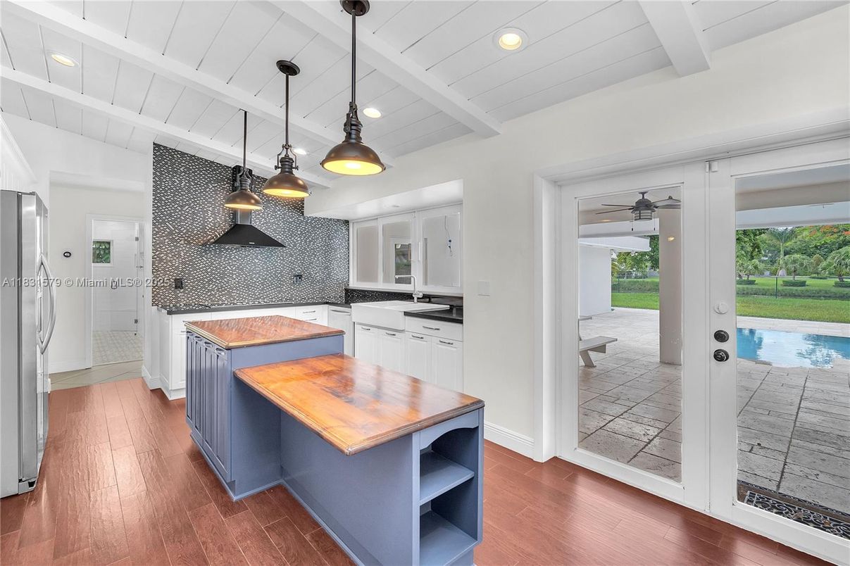 Interior, Kitchen, Pendant Lights, Recessed Lighting, Wood Texture Flooring