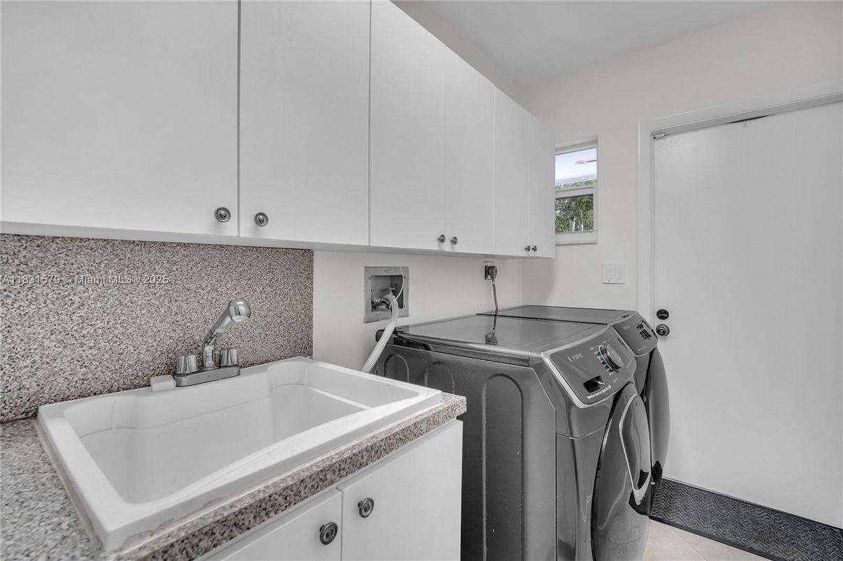 Interior, Washer