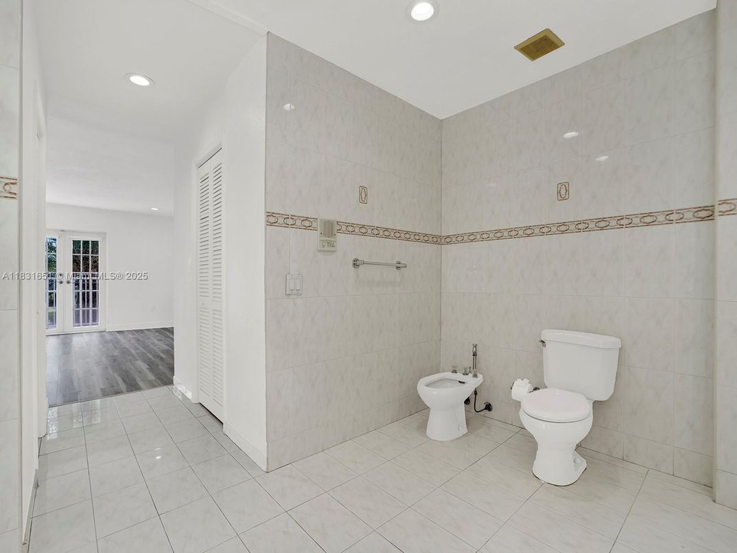 Bathroom, Interior, Recessed Lighting, Wood Texture Flooring