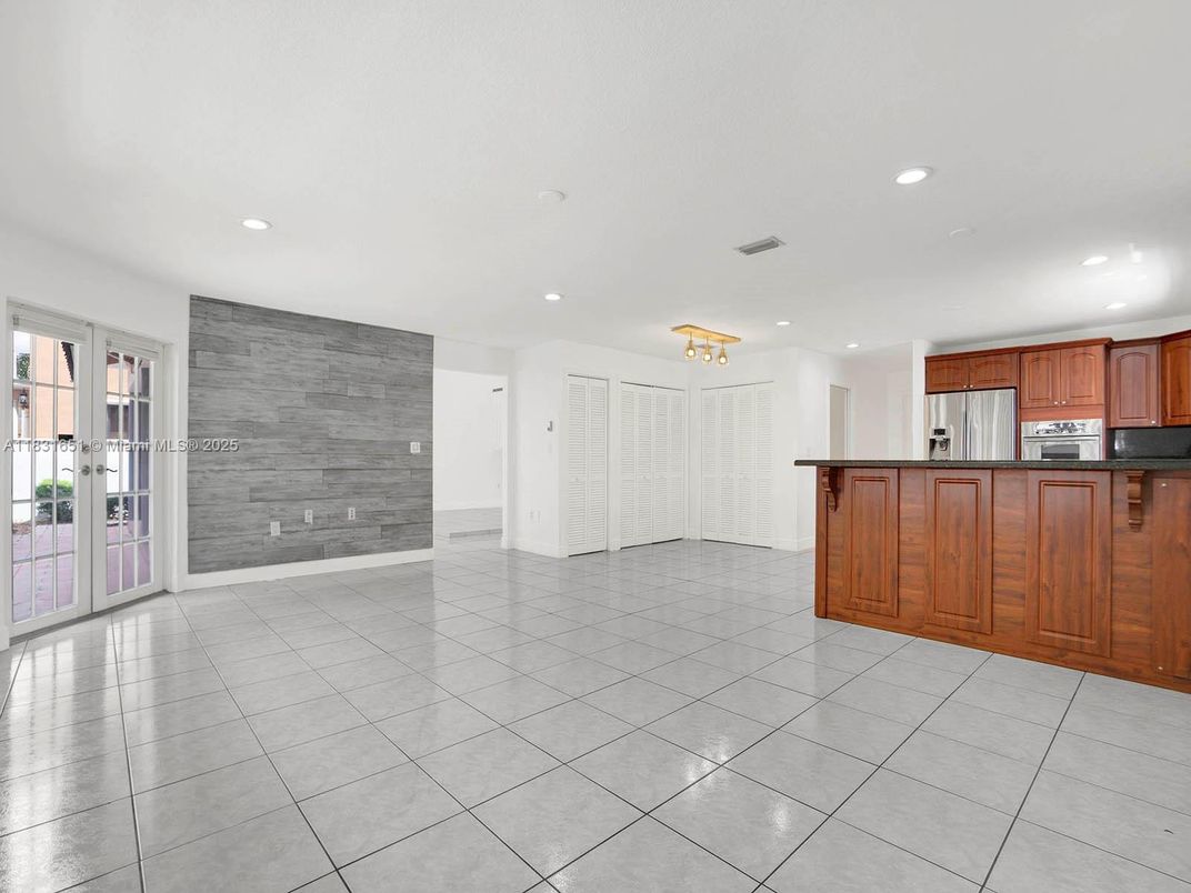 Empty room, Interior, Kitchen, Recessed Lighting, Stainless Steel Appliances