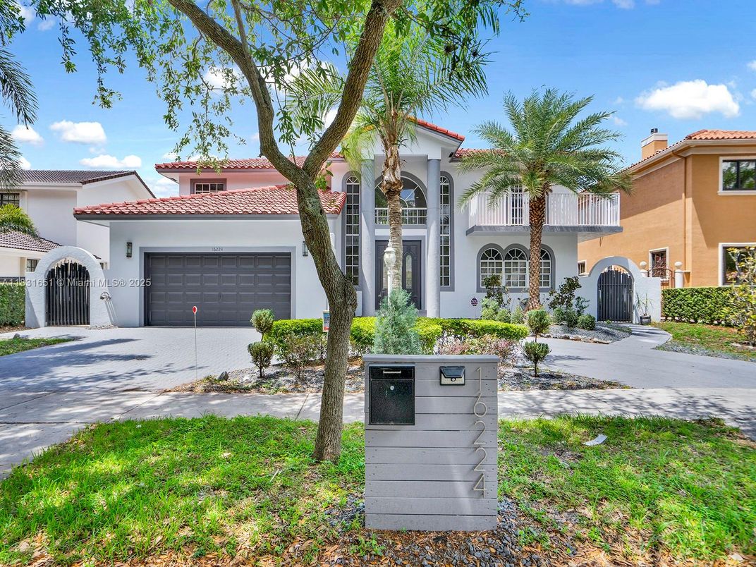 Attached, Exterior, Facade, Spanish Mediterranean