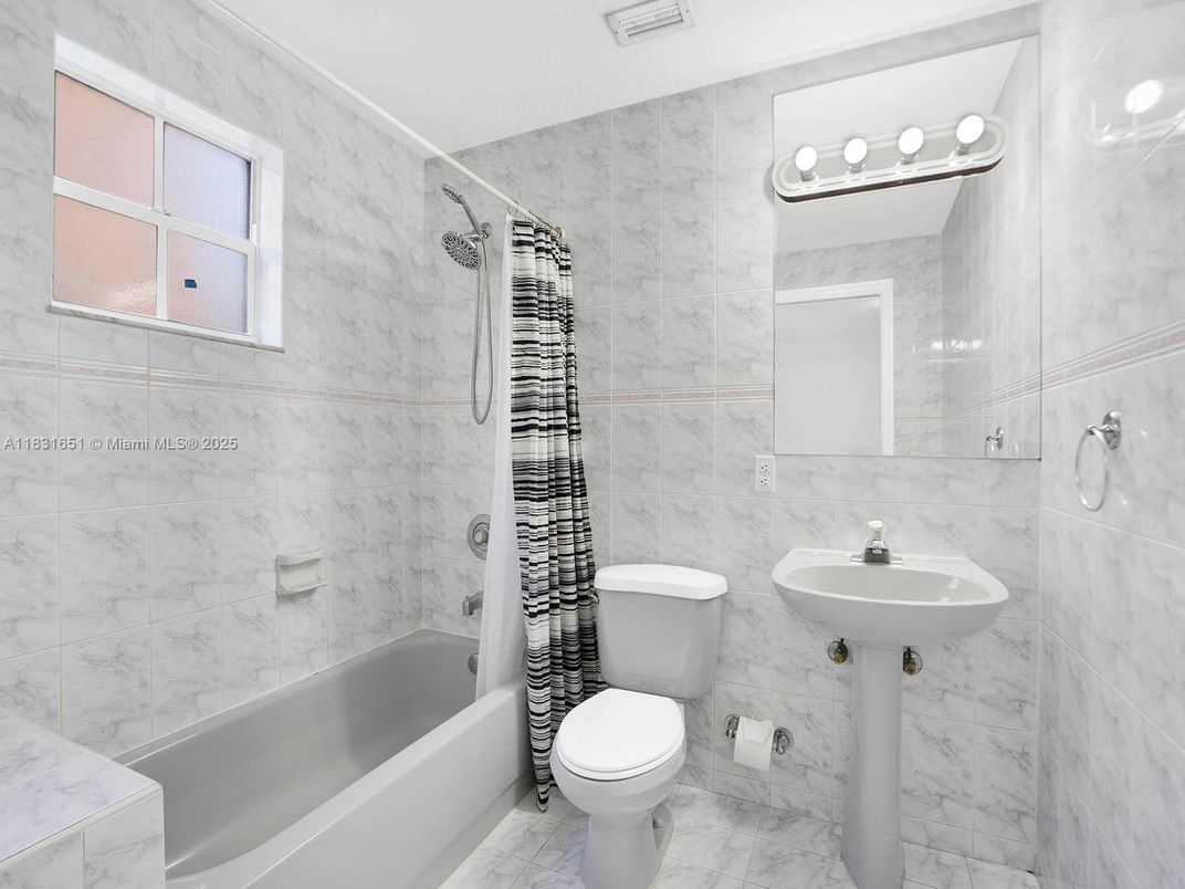 Bathroom, Interior, Marble, Marble Walls