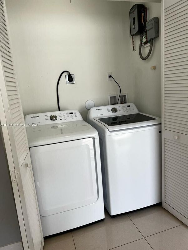 Interior, Utility Closets, Washer