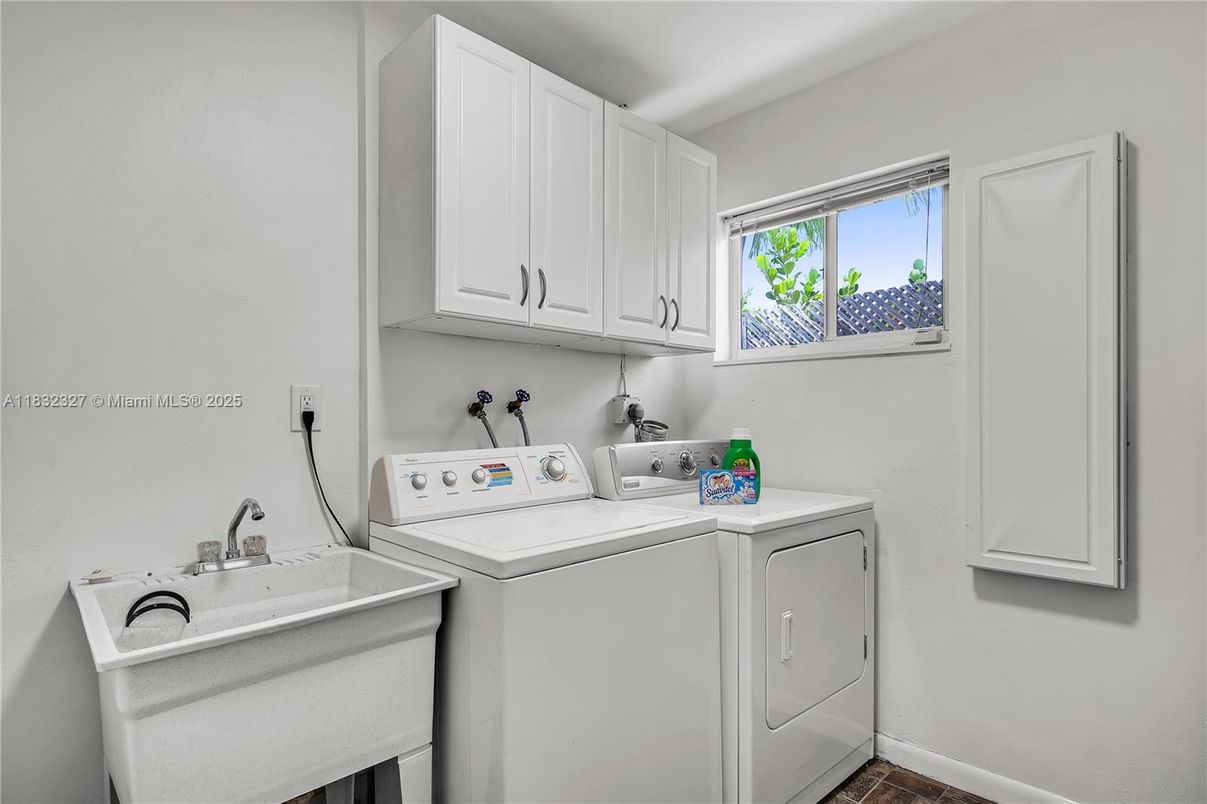Interior, Washer