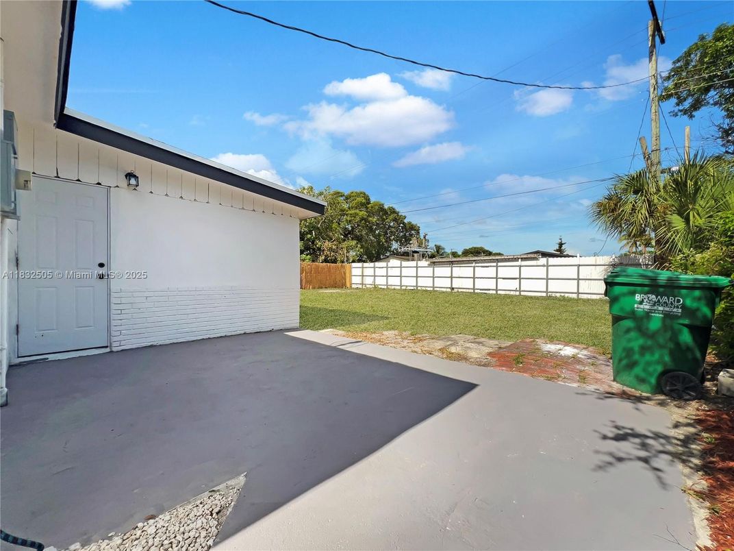 Backyard, Detached Garage, Exterior