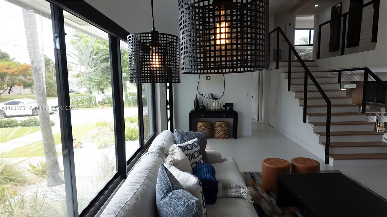 Interior, Living room, Pendant Lights