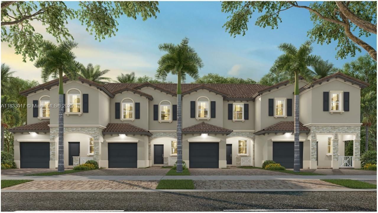 Attached, Exterior, Facade, Mediterranean