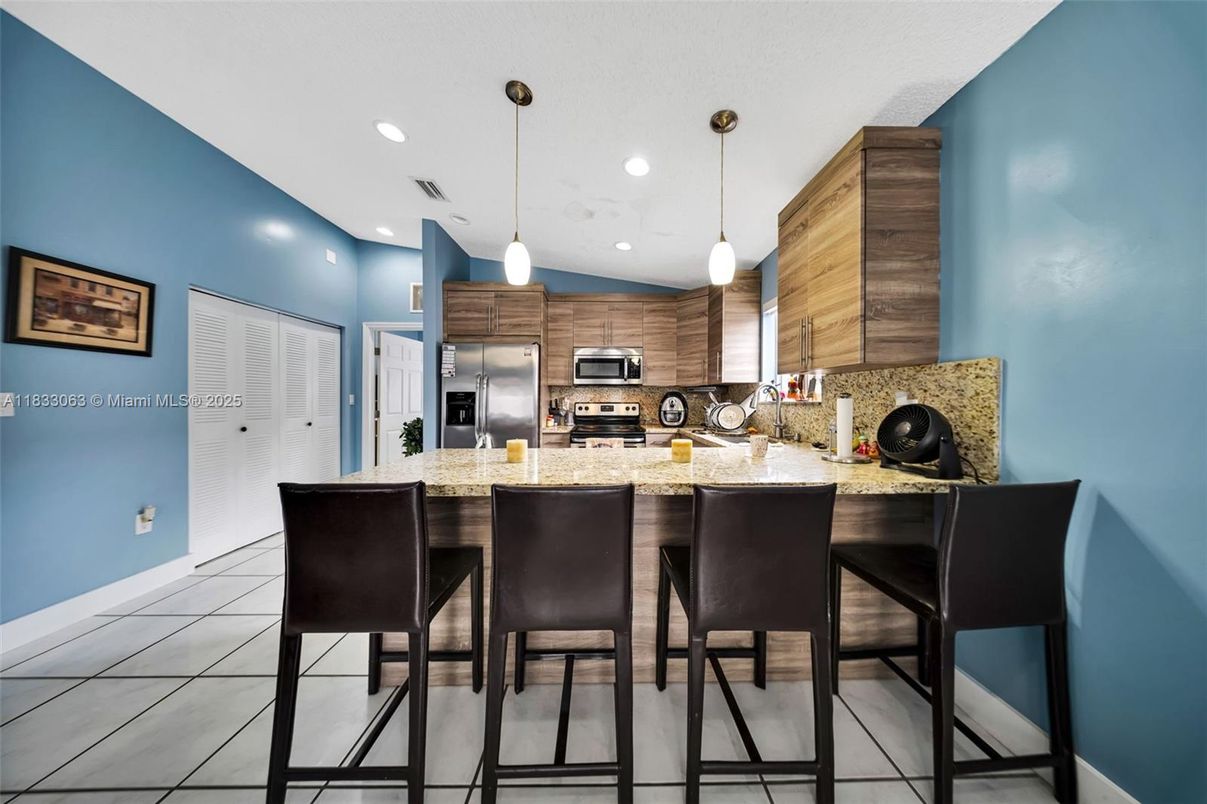 Interior, Kitchen, Pendant Lights, Recessed Lighting, Stainless Steel Appliances