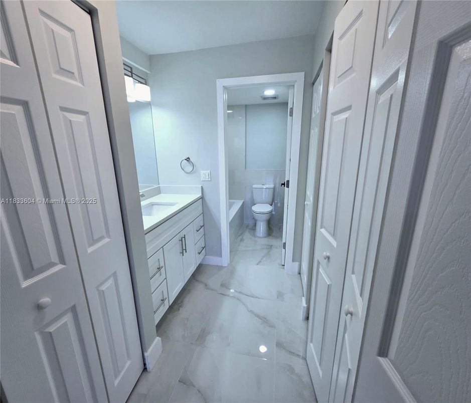 Bathroom, Interior, Marble, Recessed Lighting