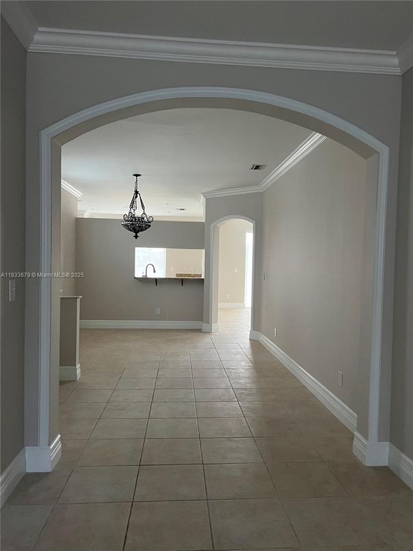 Empty room, Interior, Recessed Lighting