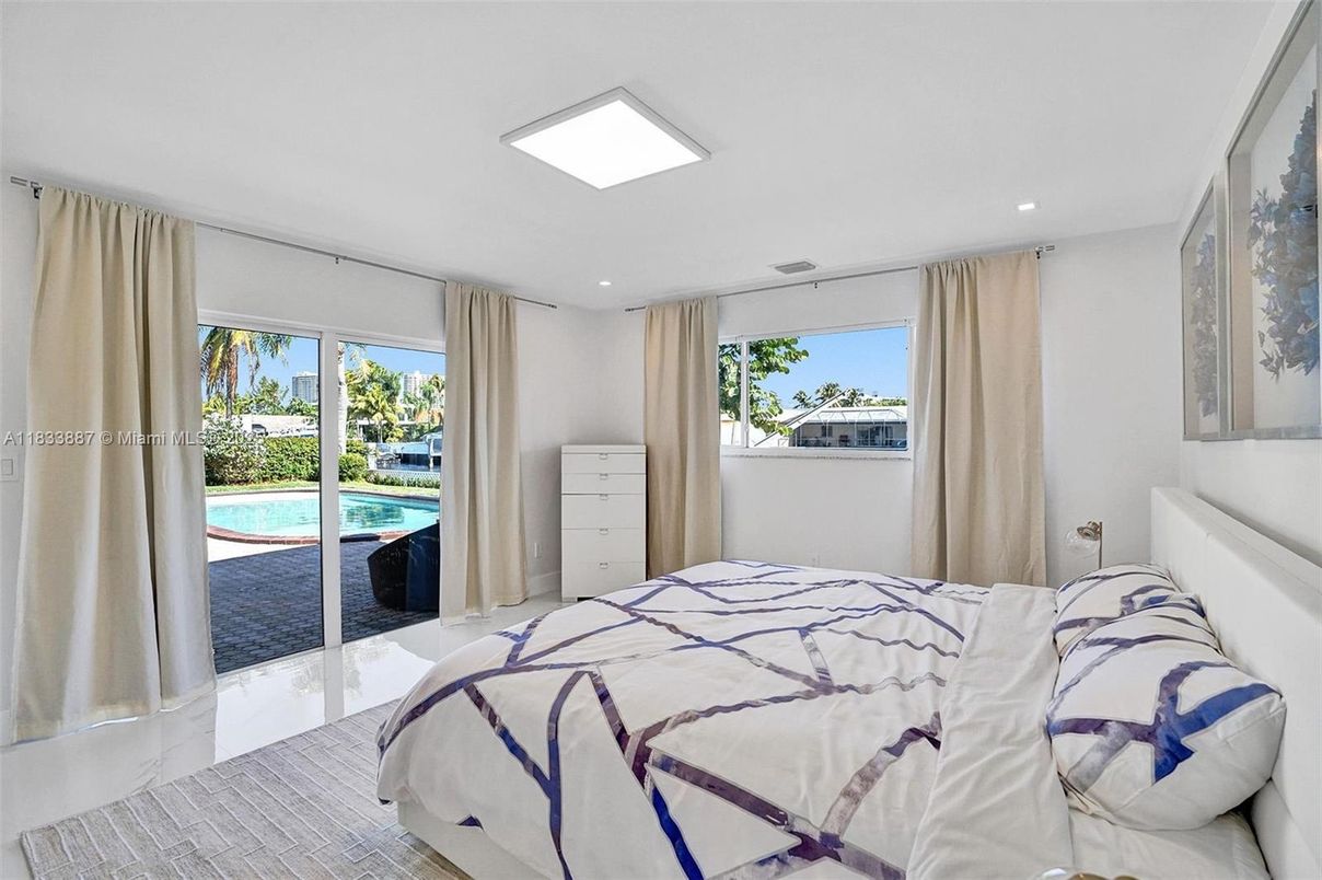 Bedroom, Interior, Recessed Lighting
