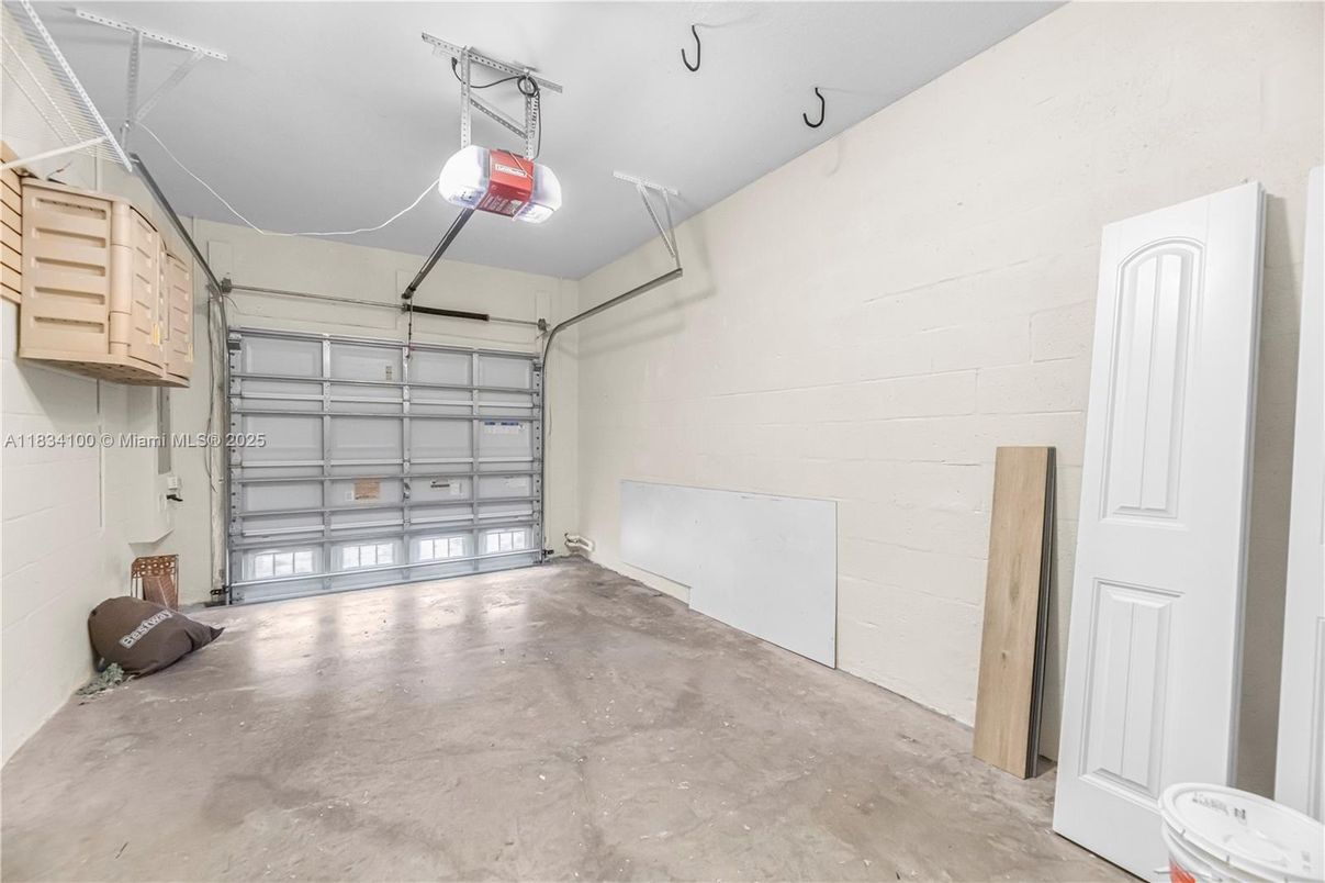 Garage, Interior