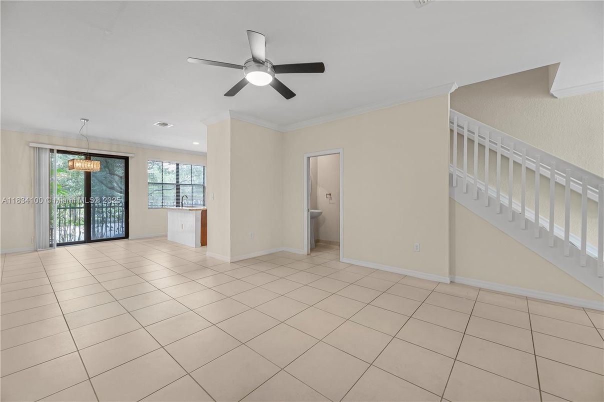 Empty room, Interior, Recessed Lighting