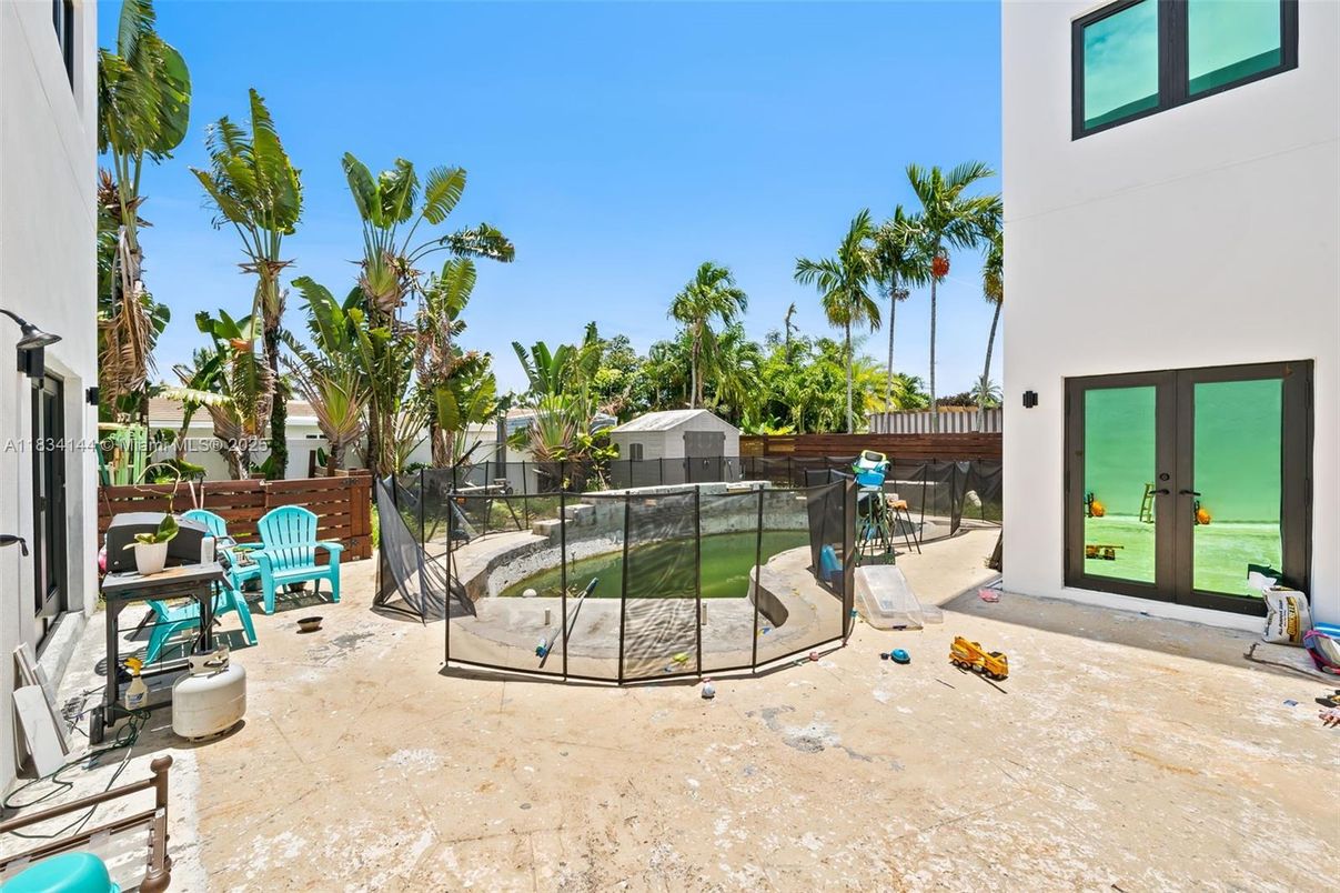 Backyard, Exterior