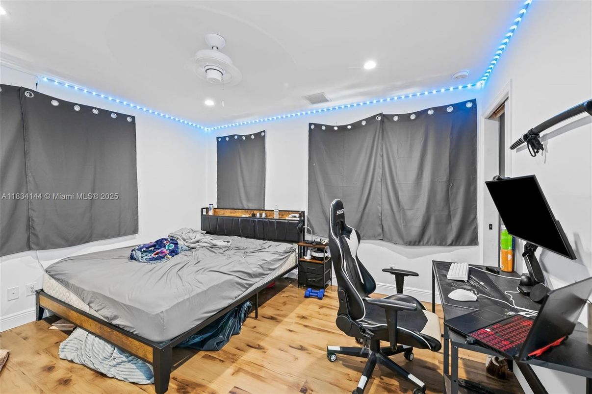 Bedroom, Interior, Recessed Lighting, Wood Texture Flooring