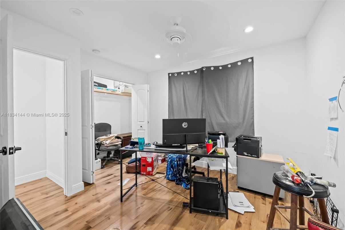 Home Office, Interior, Recessed Lighting, Wood Texture Flooring