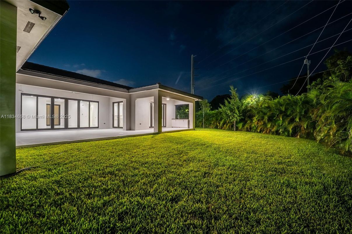 Backyard, Exterior