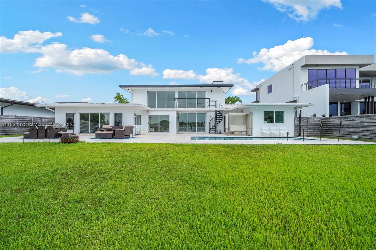 Backyard, Exterior, Pool