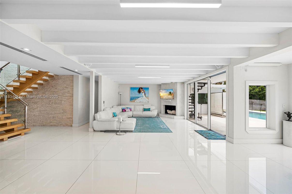Fireplace, Interior, Living room, Recessed Lighting