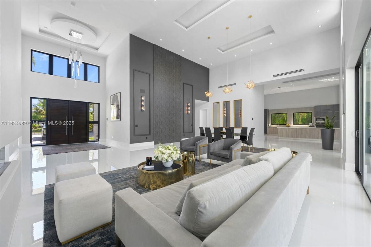 Dining room, Interior, Living room, Pendant Lights, Recessed Lighting