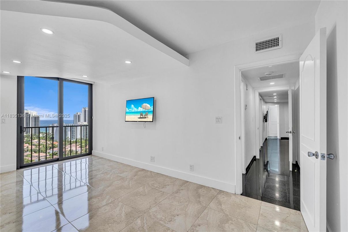 Interior, Recessed Lighting, Water