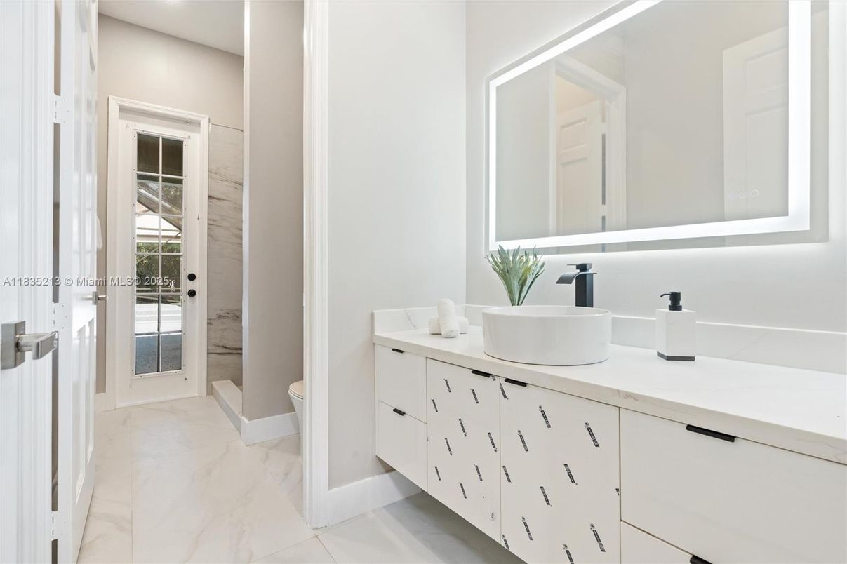 Bathroom, Dual Sink Vanities, Interior, Marble, Recessed Lighting