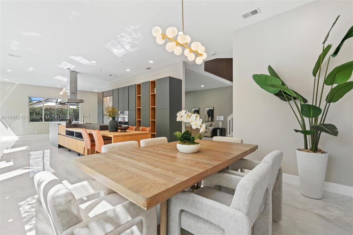 Dining room, Interior, Kitchen, Marble, Pendant Lights, Recessed Lighting