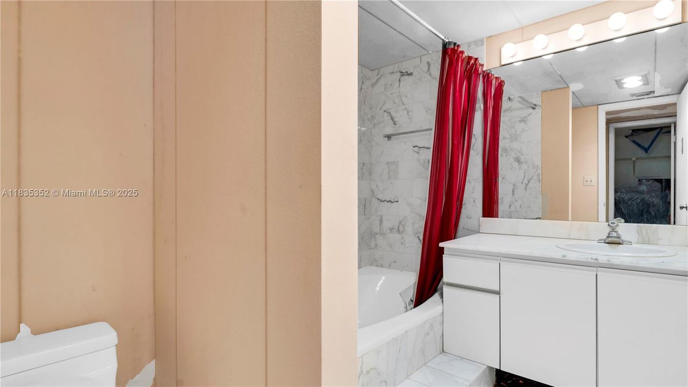 Bathroom, Interior, Marble, Marble Walls