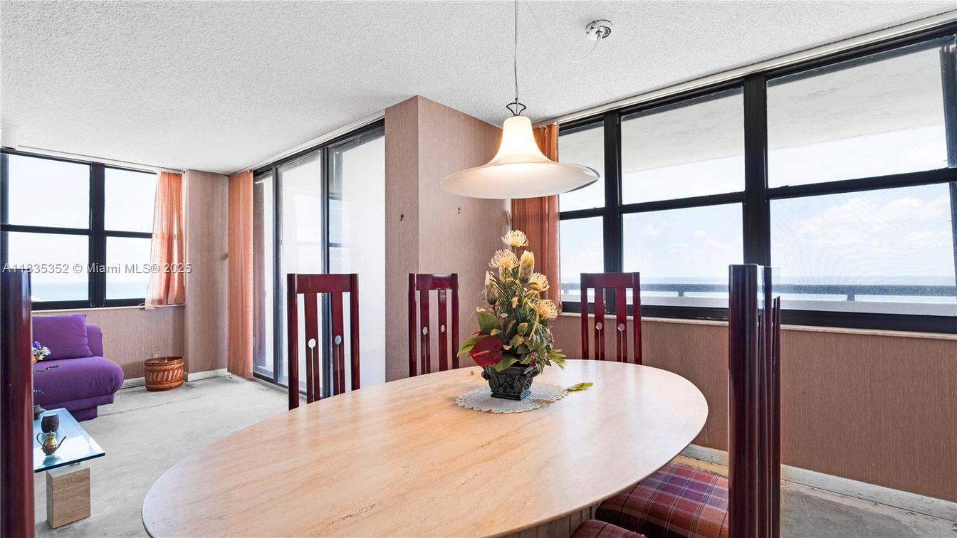 Dining room, Interior, Pendant Lights, Water