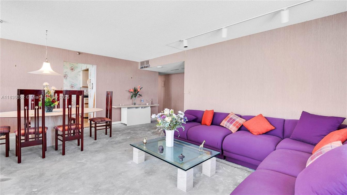 Dining room, Interior, Living room, Pendant Lights