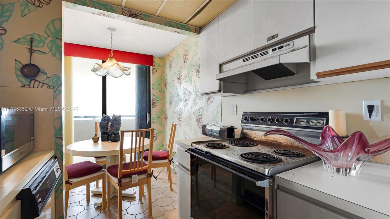 Dining room, Interior, Kitchen, Pendant Lights