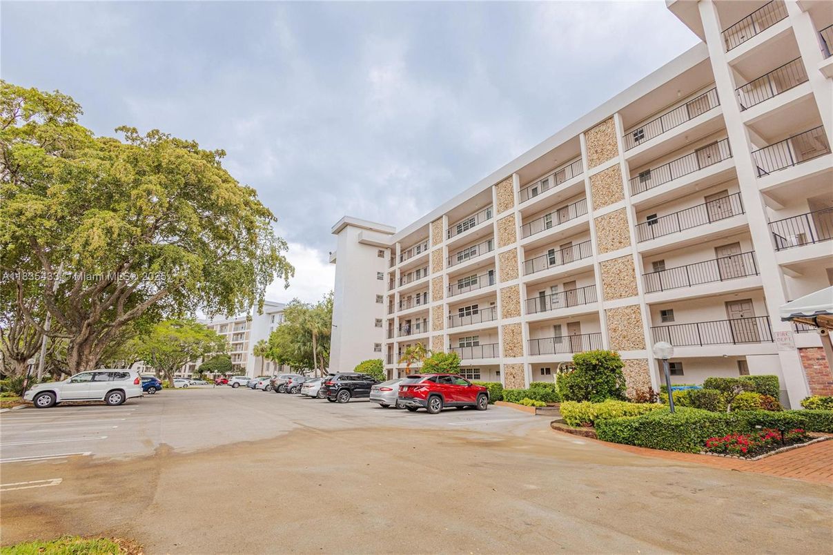 Exterior, Facade, Condo Building