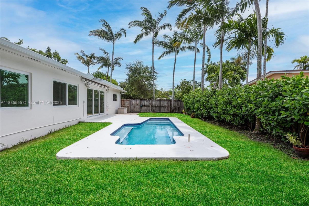 Backyard, Exterior, Pool